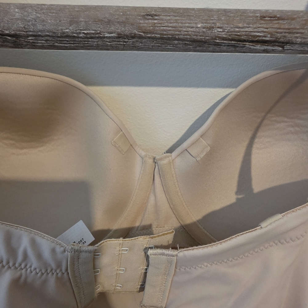 ⭐️40% Off⭐️ Maidenform Shaping Slip with Built In Bra - Picture 11 of 16